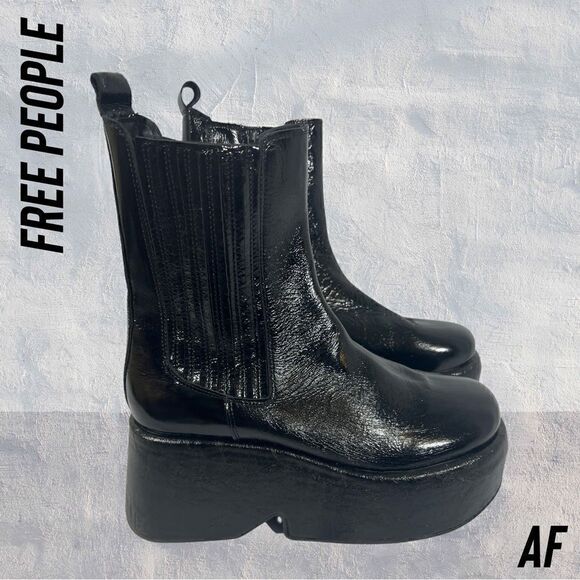FREE PEOPLE DISCO DAYS PLATFORM BOOTS IN BLACK CRINKLED PATENT NEW - Picture 1 of 11
